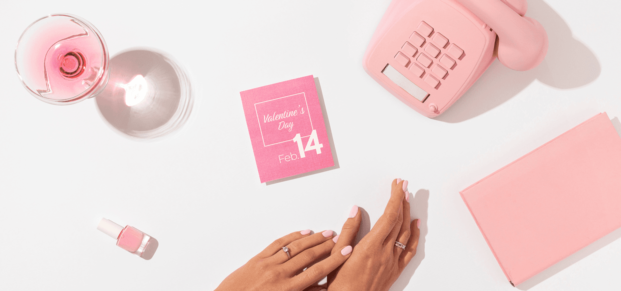 Vista superior de itens femininos